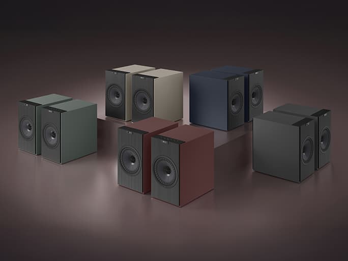 5 种颜色的 Coda W 扬声器合影。