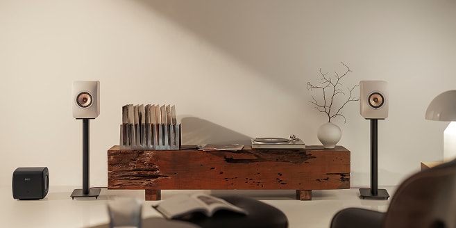 LS50から新色登場：モス・グリーンとサンド・シェル