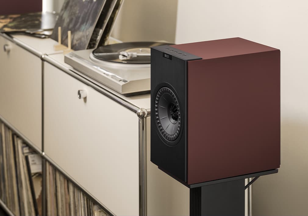 The differences between WiFi speakers like the LSX II LT and Bluetooth speakers like Muo.